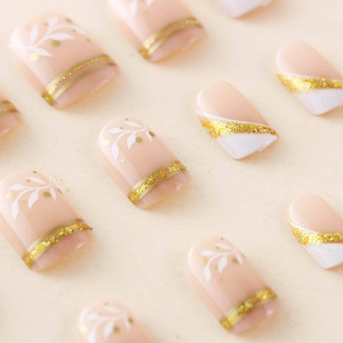 누드 숏 스퀘어 프레스온 네일 화이트 리프 프린트 골드 - Nail Art Glitter 리뷰 및 가격